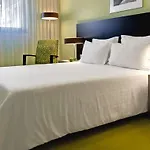 Sana Capitol מלון 3*