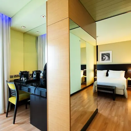 Hotel Sana Capitol 3*