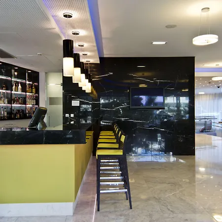 Hotel Sana Capitol 3*