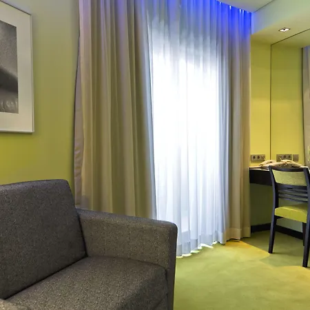 Hotel Sana Capitol 3*