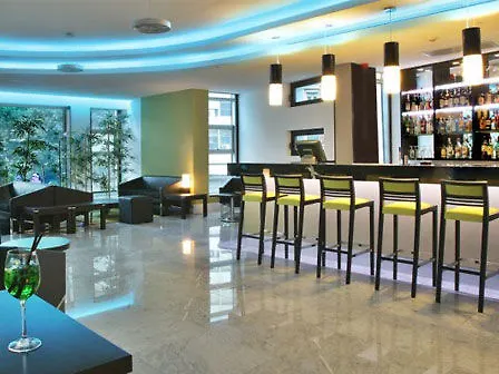 サナ キャピトル