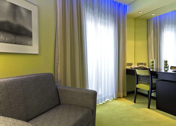 מלון Sana Capitol 3*