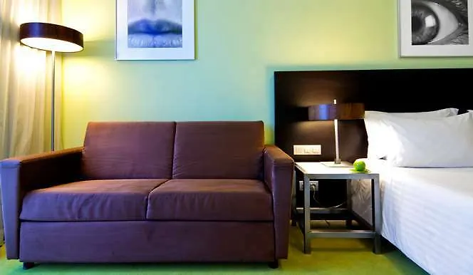 מלון Sana Capitol 3*